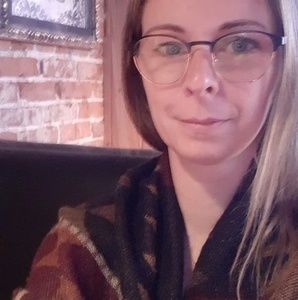 Meet your Posher, Véronique